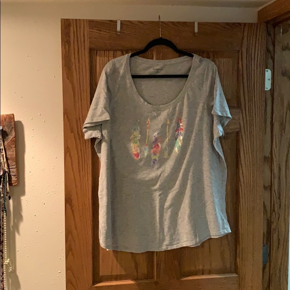 Short sleeve gray shirt